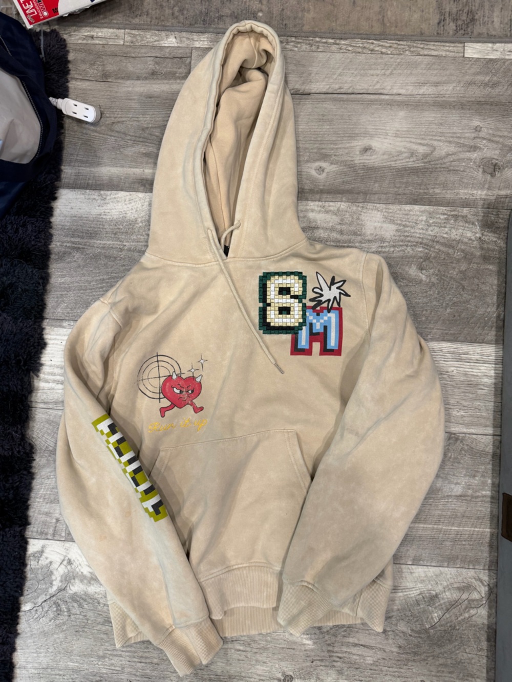 Smokerise Graphic Hoodie - Neutral Cream Pullover